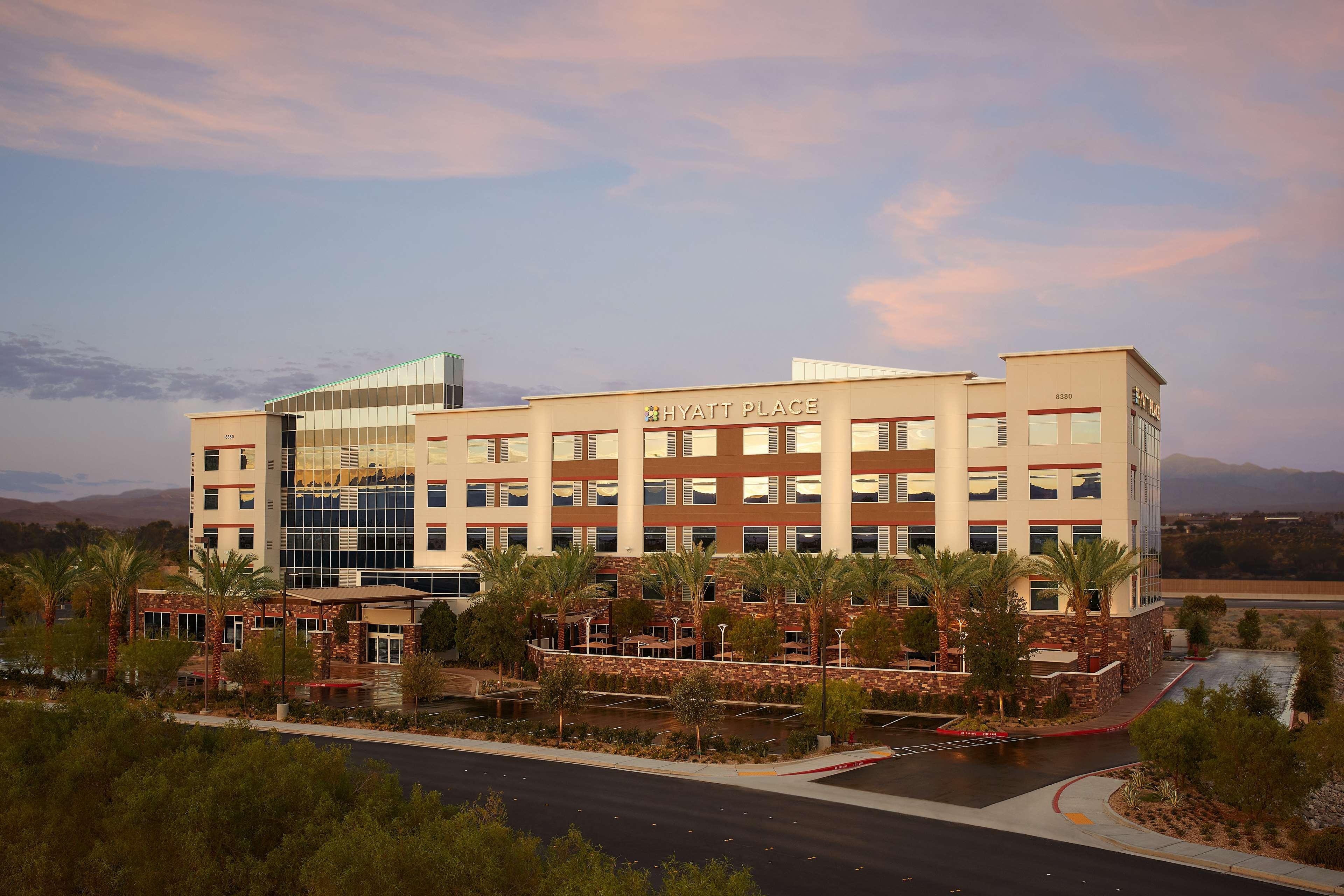 Hyatt Place Las Vegas At Silverton Village Екстериор снимка