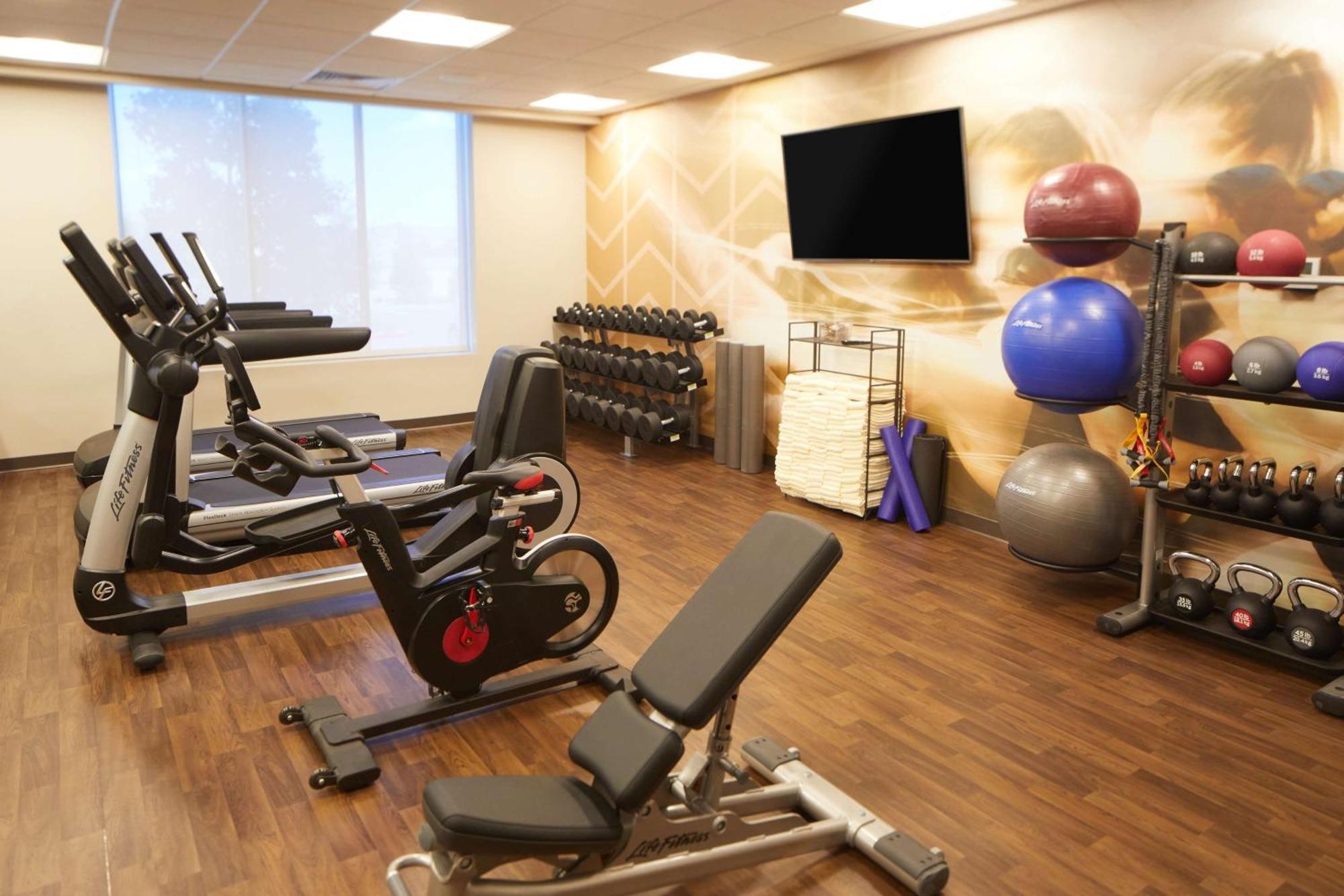 Hyatt Place Las Vegas At Silverton Village Екстериор снимка